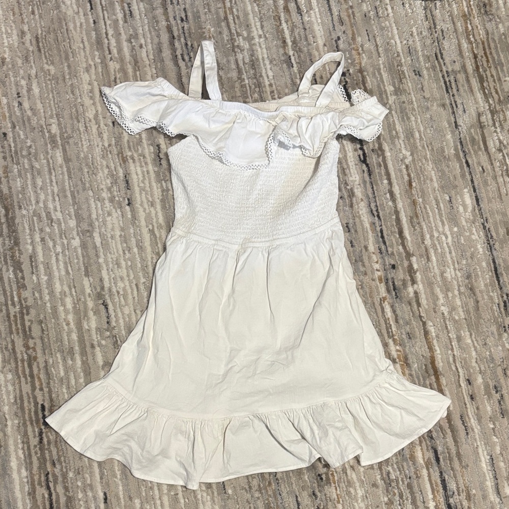 SO Cream Off-Shoulder Top